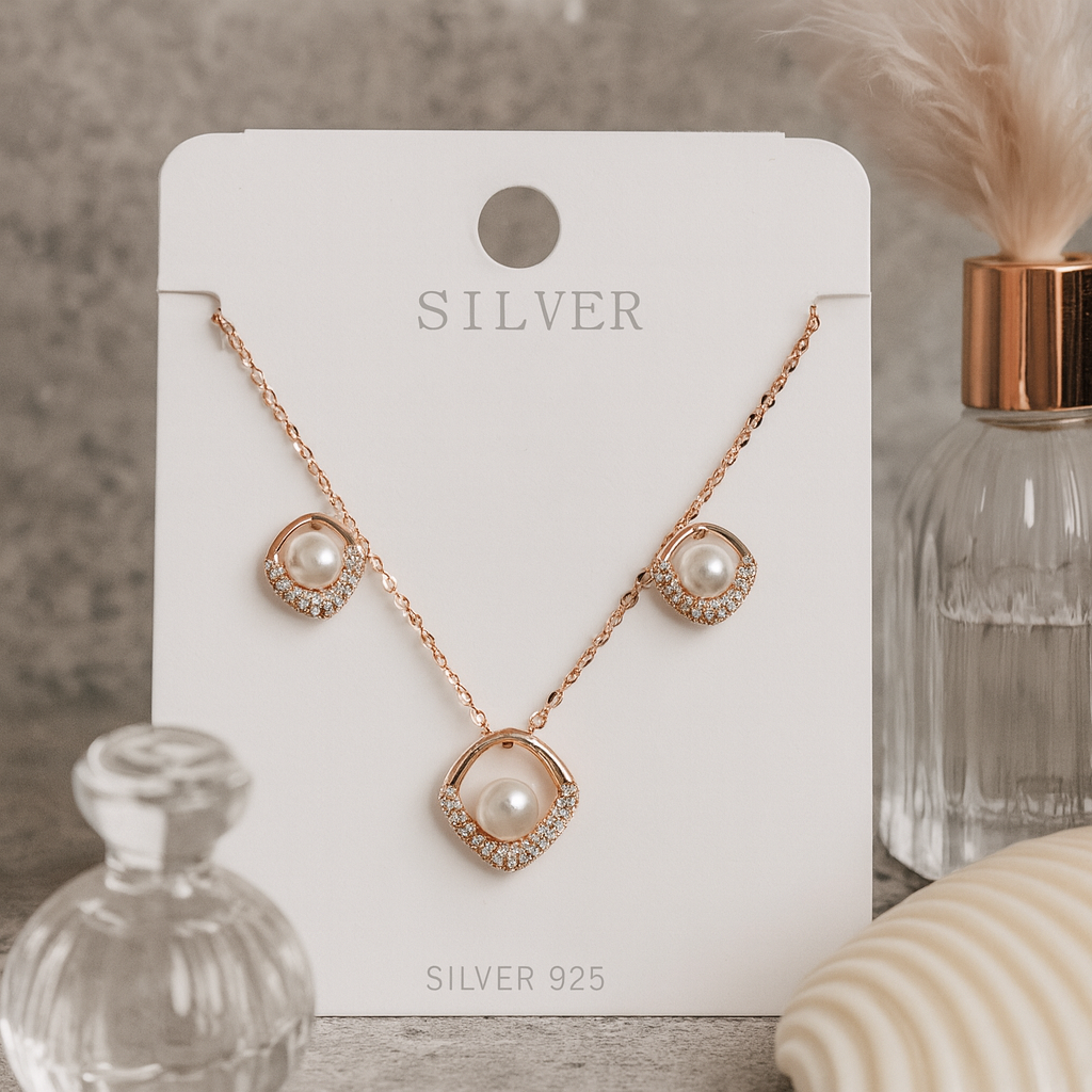 Pearlora Charm Set