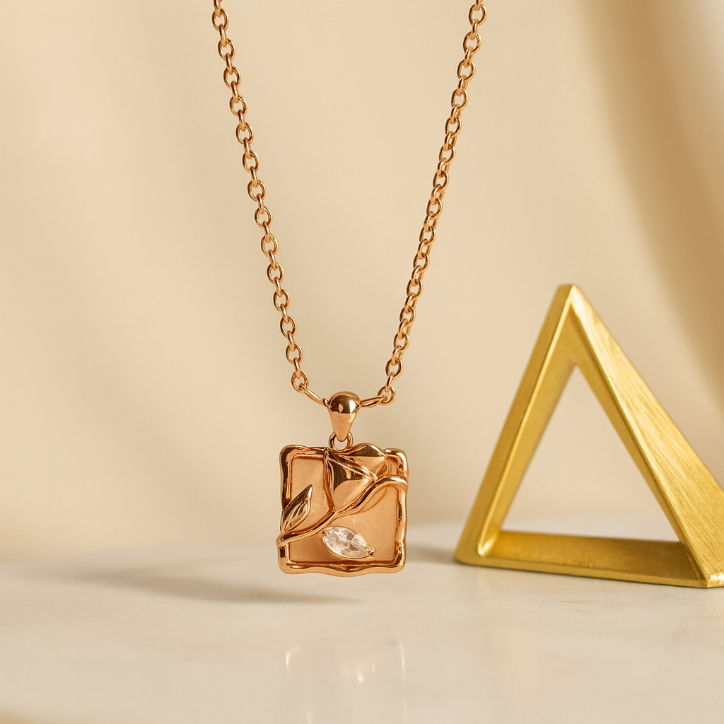 Solévia Necklace