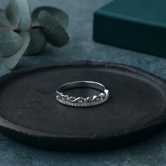 Veyona Infinity Ring
