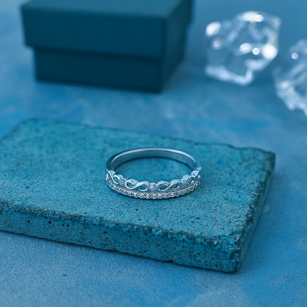 Veyona Infinity Ring